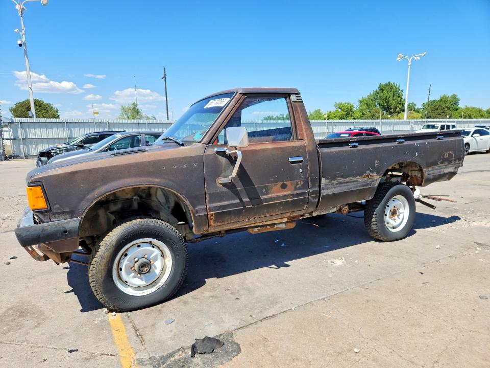 1982 Datsun 720 VIN JN6MD02YXTW102624 COPART salvage auction — SIDE, Co - Certificate Of Title, sold $250 on 2026-09-15 (photo 1)