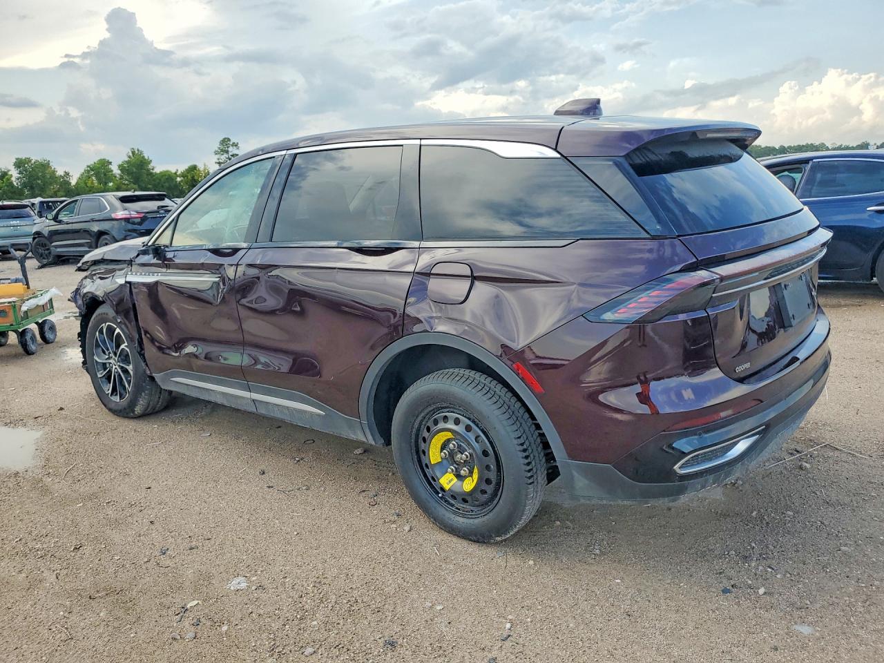 2025 Lincoln Nautilus VIN 5LMPJ8JA2SJ969855 COPART salvage auction — Rollover, OK - CERT OF TITLE-SALVAGE, sold $14,500 on 2026-08-21 (photo 2)