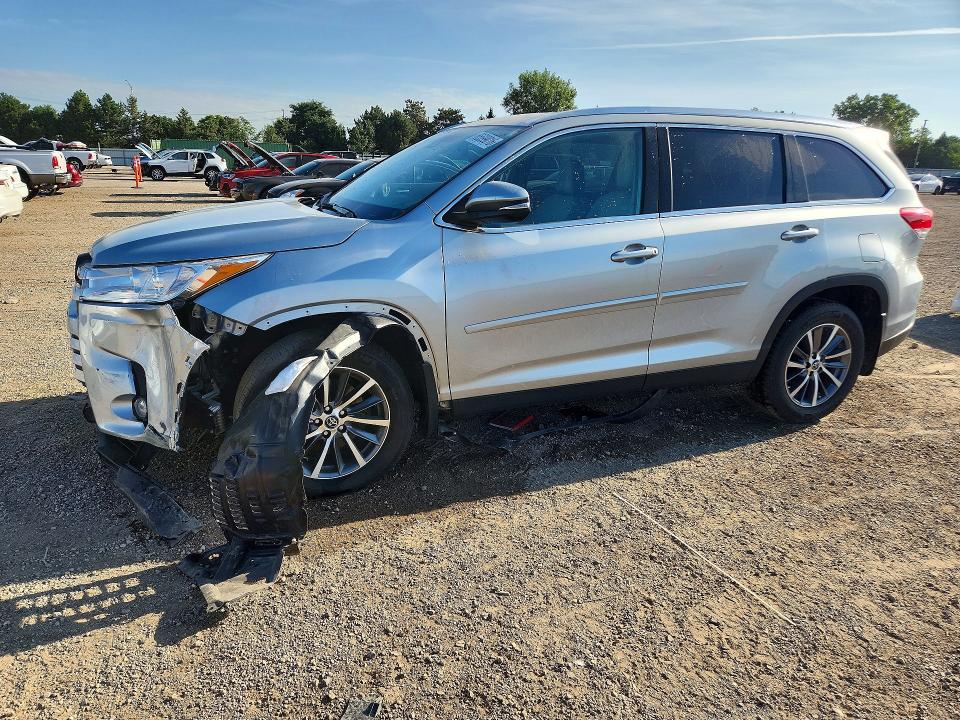 2019 Toyota Highlander VIN 5TDJZRFH6KS569141 — COPART salvage auction photo