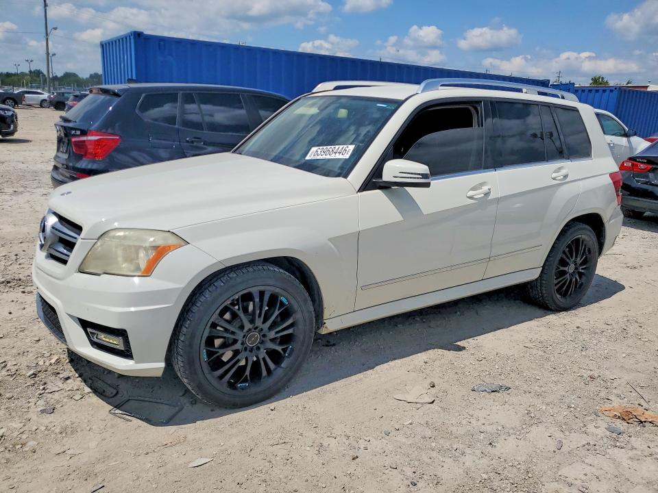 2011 Mercedes-benz Glk-klasse VIN WDCGG8HB8BF604047 COPART salvage auction — REAR END, IN - CERT OF TITLE-SALVAGE TITLE, sold $975 on 2026-08-21 (photo 1)