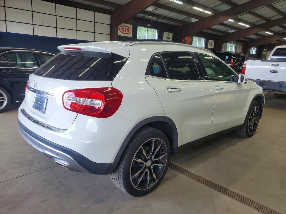 2017 Mercedes-benz Gla-klasse VIN WDCTG4EB1HJ335293 COPART salvage auction — MINOR DENT/SCRATCHES, Mi - Certificate Of Title (P), sold $3,650 on 2026-08-20 (photo 3)