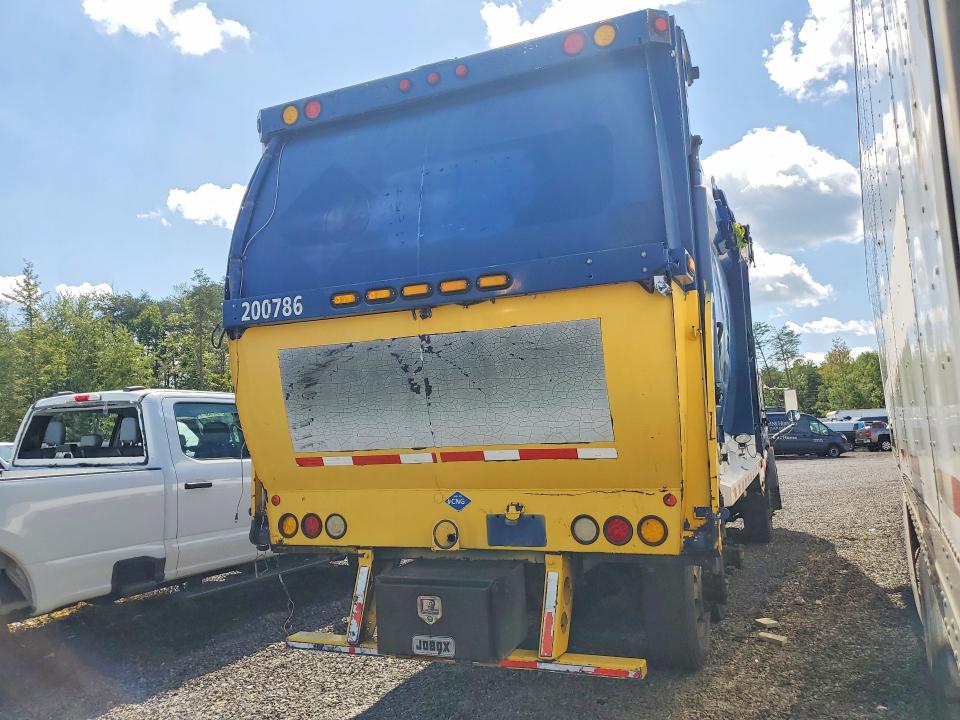 2014 Mack All other VIN 1M2AU14CXEM002014 COPART salvage auction — STRIPPED, CD, sold $925 on 2026-09-17 (photo 3)