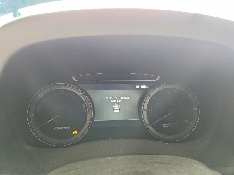 2018 Kia Niro VIN KNDCC3LD1J5203326 COPART salvage auction — MINOR DENT/SCRATCHES, MI - CERTIFICATE OF TITLE (P), sold $1,300 on 2026-08-26 (photo 9)