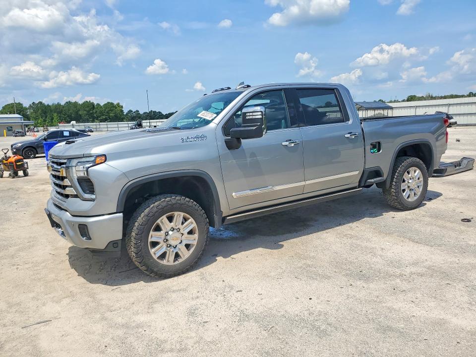 2024 Chevrolet Silverado VIN 1GC4YREY4RF323670 — COPART salvage auction photo