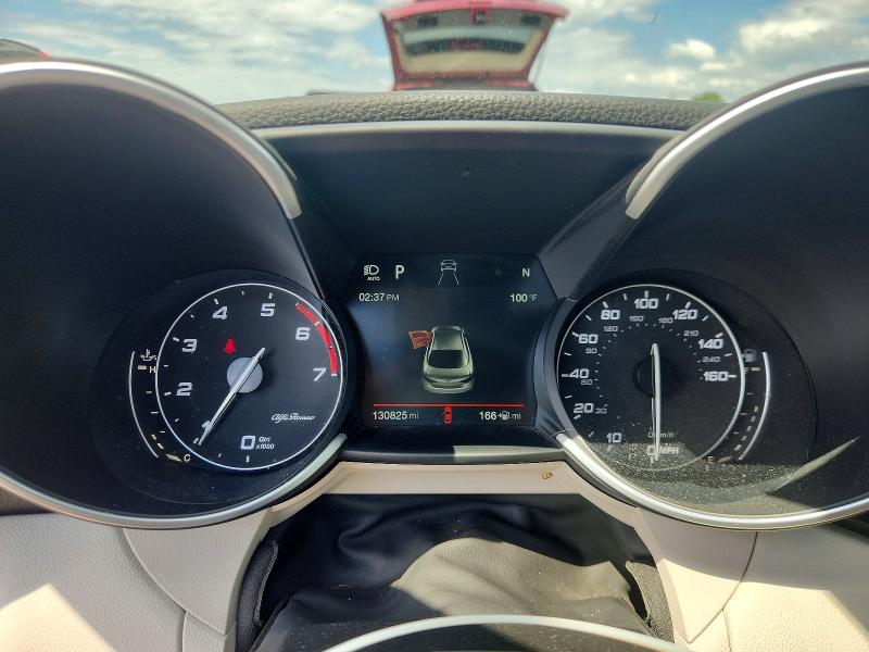 2018 Alfa romeo Giulia VIN ZARFAEEN3J7575832 COPART salvage auction — MINOR DENT/SCRATCHES, Tn - Certificate Of Title, sold $4,750 on 2026-08-12 (photo 9)