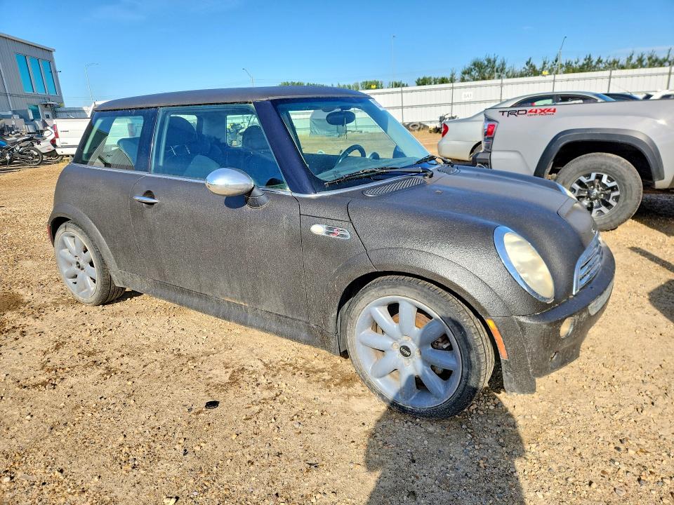 2004 Mini Cooper VIN WMWRE33484TD86387 COPART salvage auction — WATER/FLOOD, Ab - Bos - Active, sold $125 on 2026-08-13 (photo 4)