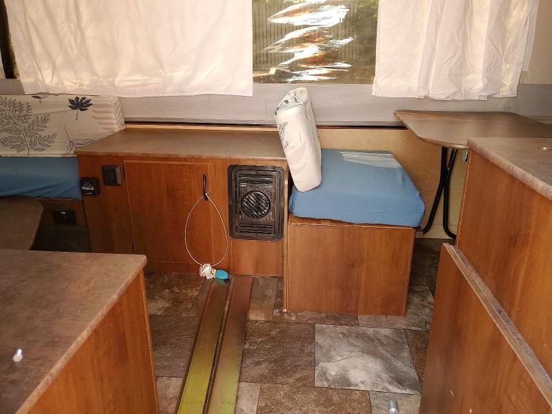 2015 Jayco Jay VIN 1UJAJ0AF9G22Z0063 COPART salvage auction — SIDE, MN - CERT OF TITLE-PRIOR SALVAGE, sold $475 on 2026-09-17 (photo 9)