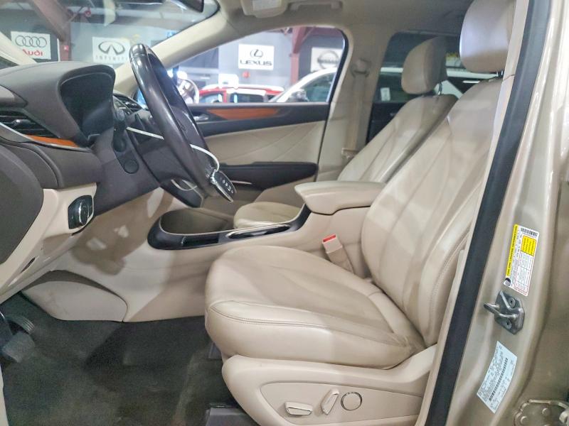 2017 Lincoln Mkc VIN 5LMCJ2D95HUL62174 COPART salvage auction — MINOR DENT/SCRATCHES, Ct - Certificate Of Title, sold $950 on 2026-09-03 (photo 7)