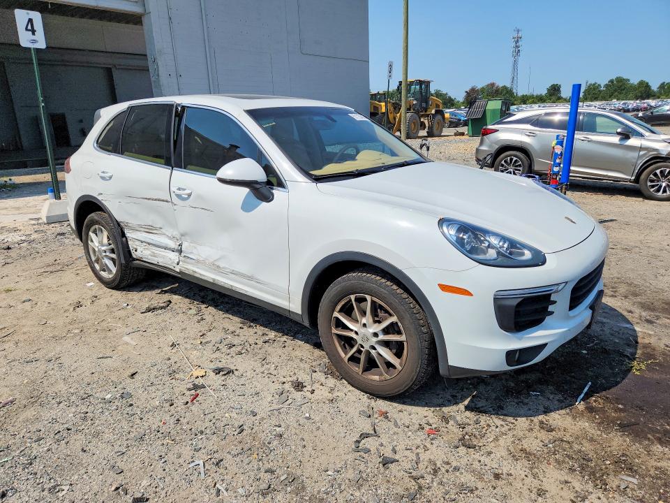 2016 Porsche Cayenne VIN WP1AA2A20GKA13924 COPART salvage auction — SIDE, VA - CERT OF TITLE - SALVAGE, sold $5,200 on 2026-08-26 (photo 4)