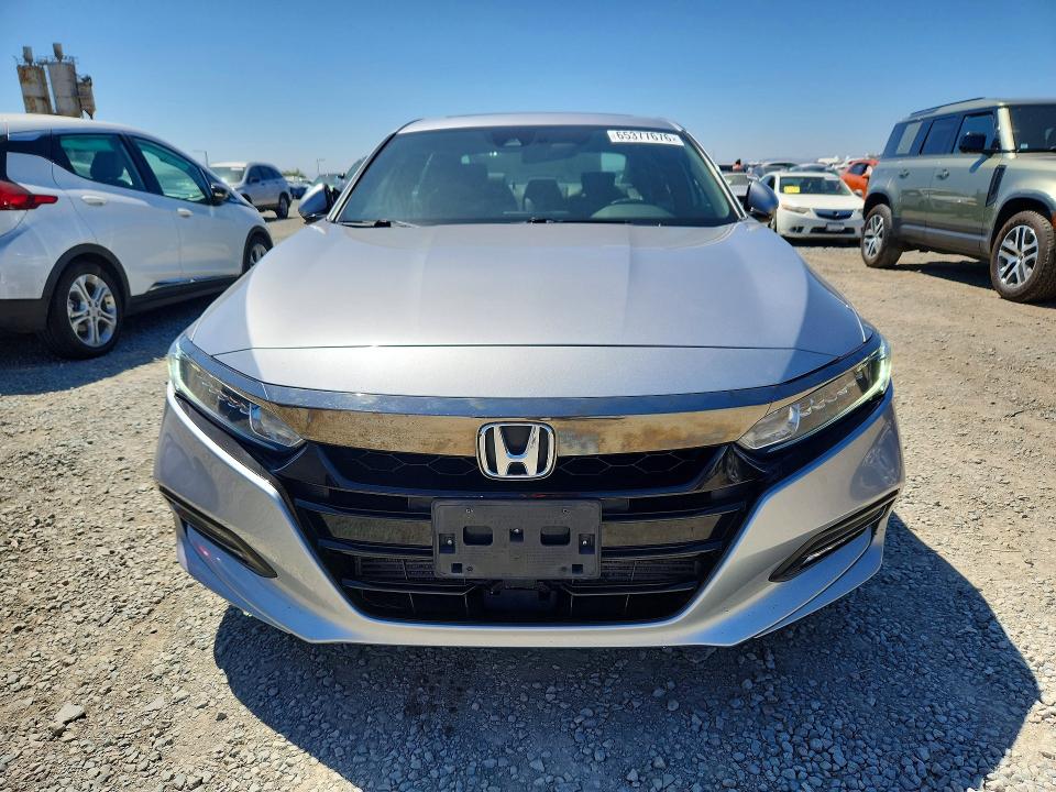 2019 Honda Accord VIN 1HGCV2F35KA001672 COPART salvage auction — MINOR DENT/SCRATCHES, CA - SALVAGE CERTIFICATE, sold $8,300 on 2026-08-21 (photo 5)