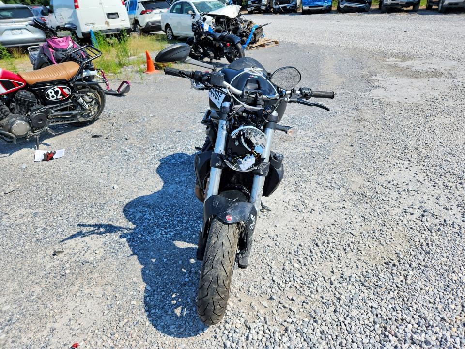 2015 Ducati Monster VIN ZDM1RBTS0FB011777 COPART salvage auction — FRONT END, Pa - Certificate Of Salvage, sold $800 on 2026-09-10 (photo 2)