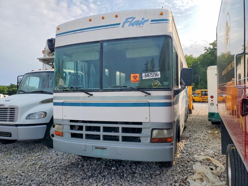 1999 Fleetwood VIN 3FCMF53S1XJA05517 COPART salvage auction — SIDE, Fl - Parts Only, sold $1,700 on 2026-09-23 (photo 2)