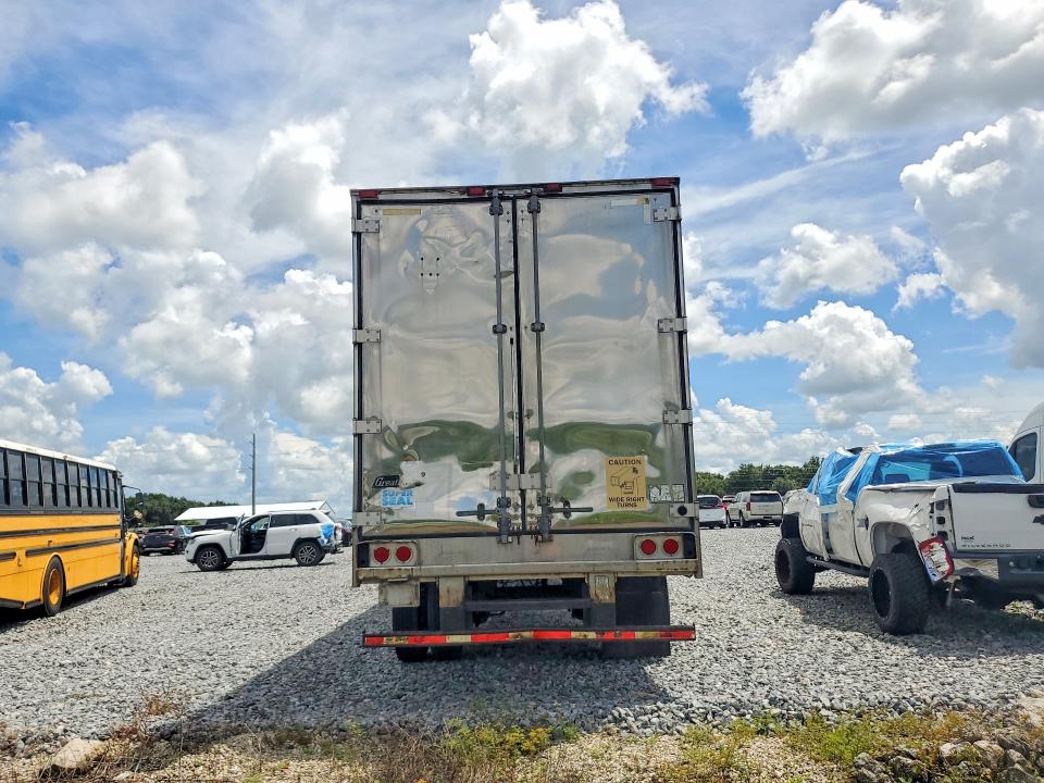 2005 Great dane trailers Great dane trailers VIN 1GRAA06295W703410 COPART salvage auction — MINOR DENT/SCRATCHES, OR - CERTIFICATE OF TITLE, sold $3,250 on 2026-09-08 (photo 6)