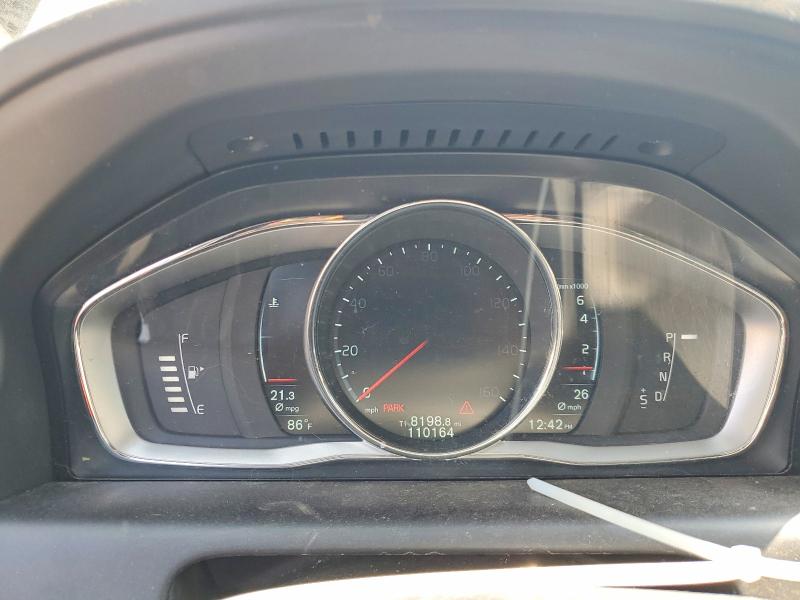 2016 Volvo Xc60 VIN YV4612RK7G2796359 COPART salvage auction — SIDE, Salvage Title, sold $1,100 on 2026-08-18 (photo 9)