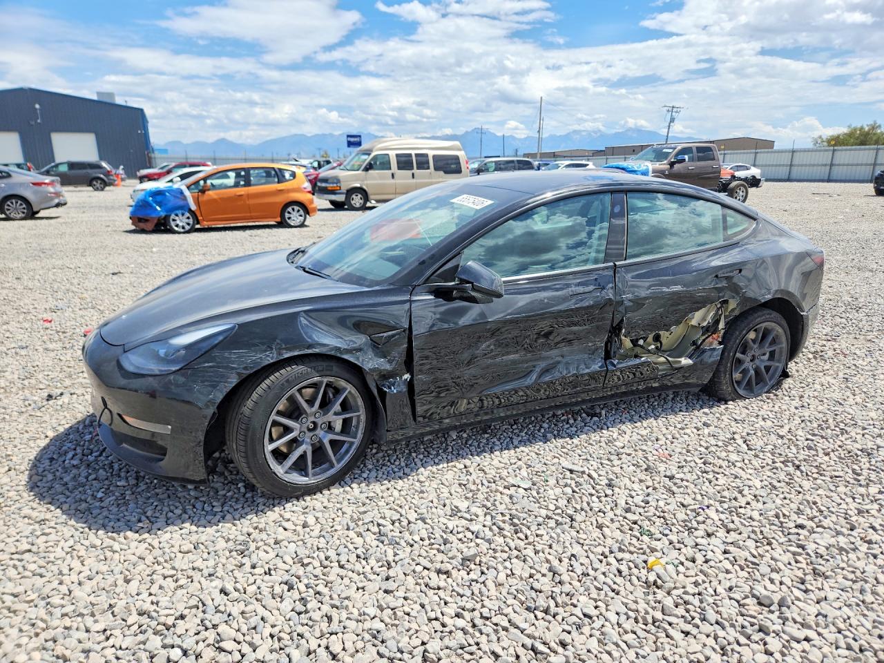 2021 Tesla Model 3 VIN 5YJ3E1EBXMF064004 — COPART salvage auction photo