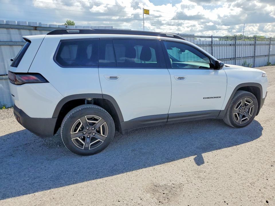 2026 Jeep Cherokee VIN 3C4PJMB21TT204542 COPART salvage auction — NORMAL WEAR, ON - PERMIT NO BRAND - UNFIT (P), sold $32,500 on 2026-09-16 (photo 3)