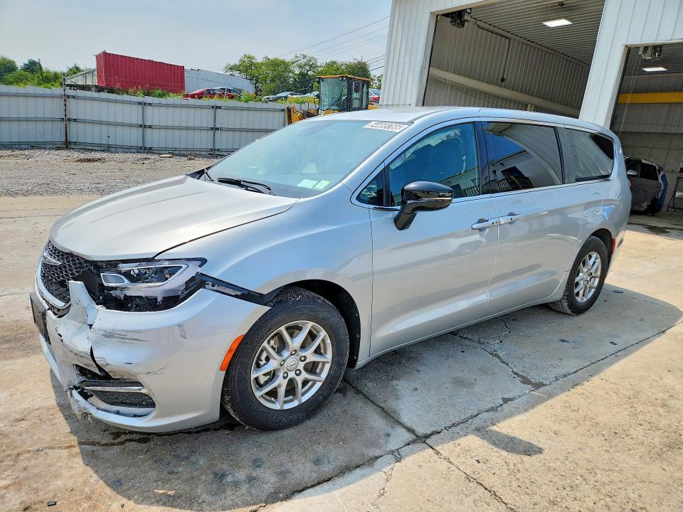 2026 Chrysler Pacifica VIN 2C4RC1BG8TR260333 COPART salvage auction — FRONT END, NY - CERTIFICATE OF TITLE, sold $12,900 on 2026-08-19 (photo 1)