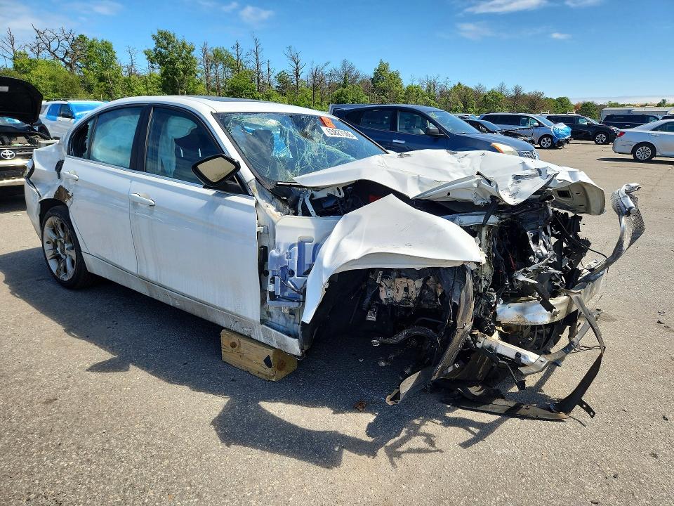 2015 BMW 3er VIN WBA3B9G56FNR94997 COPART salvage auction — FRONT END, NY - MV-907A SALVAGE CERTIFICATE, sold $500 on 2026-08-21 (photo 4)