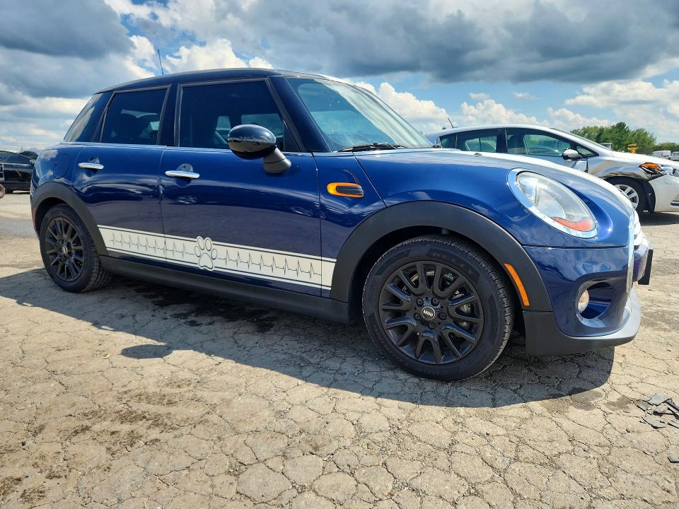 2015 Mini Cooper VIN WMWXS5C57FT832260 COPART salvage auction — NORMAL WEAR, Pa - Cert Of Title, sold $1,700 on 2026-08-14 (photo 4)