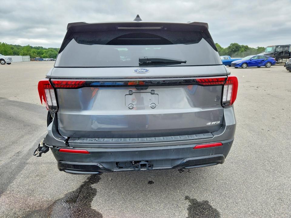 2026 Ford Explorer VIN 1FMUK8KH2TGB21617 COPART salvage auction — REAR END, NY - CERTIFICATE OF TITLE, sold $27,250 on 2026-10-05 (photo 6)