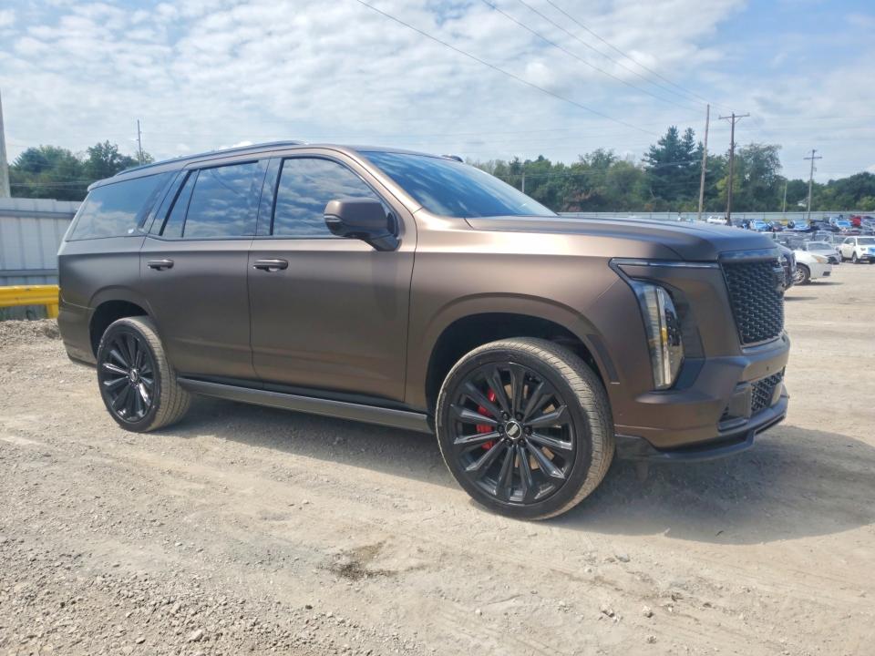2025 Cadillac Escalade VIN 1GYS9HR93SR158842 COPART salvage auction — MINOR DENT/SCRATCHES, KY - BILL OF SALE/PART ONLY/NO TITL, sold $50,500 on 2026-09-16 (photo 4)