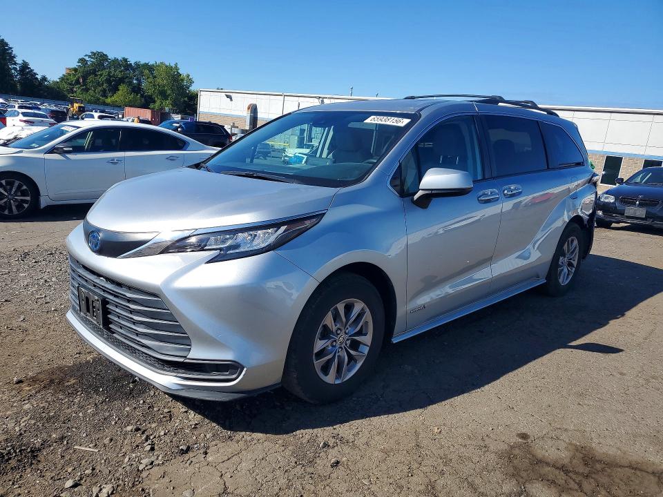 2021 Toyota Sienna VIN 5TDKSKFC0MS030828 — COPART salvage auction photo