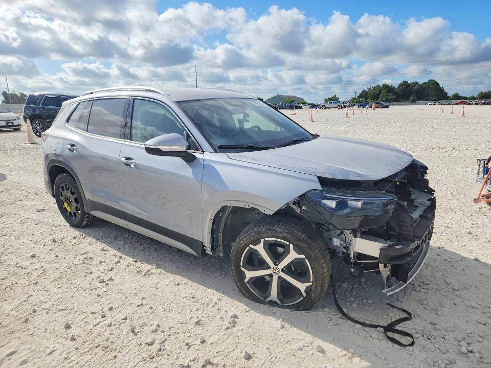 2025 Volkswagen Tiguan VIN 3VVFR7RM0SM033077 COPART salvage auction — UNDERCARRIAGE, TX - SALVAGE VEHICLE TITLE (P), sold $10,900 on 2026-08-20 (photo 4)