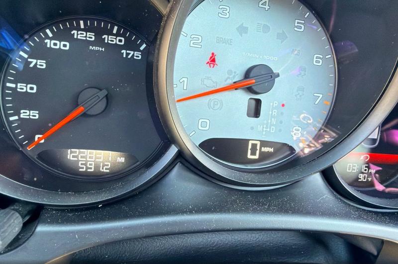 2015 Porsche Macan VIN WP1AB2A51FLB57434 COPART salvage auction — MINOR DENT/SCRATCHES, Mi - Certificate Of Title (P), sold $90 on 2026-08-17 (photo 8)