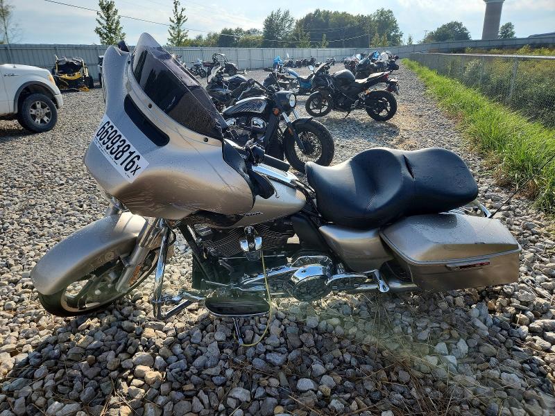 2018 Harley-davidson Fl VIN 1HD1KBC16JB655394 COPART salvage auction — SIDE, MI - CERTIFICATE OF TITLE, sold $6,000 on 2026-09-10 (photo 3)