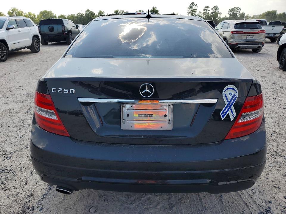 2014 Mercedes-benz C-klasse VIN WDDGF4HB0EA954653 COPART salvage auction — WATER/FLOOD, Tx - Salvage Title-Flood Damage, sold $500 on 2026-08-07 (photo 6)