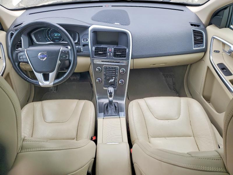 2014 Volvo Xc60 VIN YV4902DZ1E2556533 COPART salvage auction — NORMAL WEAR, Salvage Title, sold $450 on 2026-08-18 (photo 8)