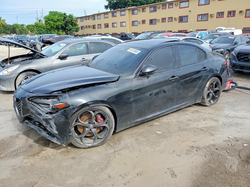 2017 Alfa romeo Giulia VIN ZARFAECN2H7559683 COPART salvage auction — BURN, Fl - Cert Of Title-Rebuilt, sold $1,000 on 2026-08-11 (photo 1)