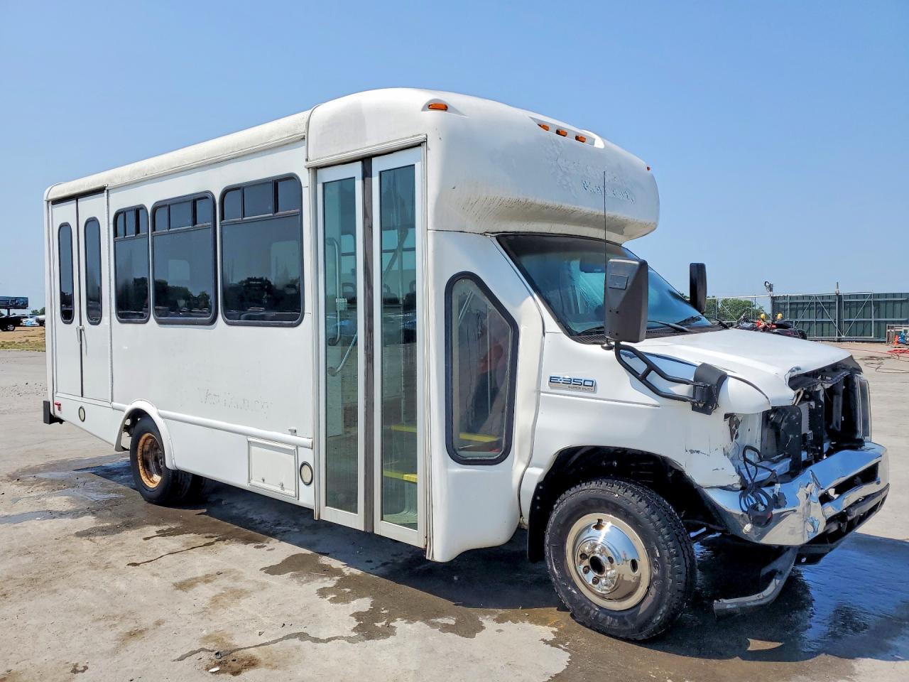 2019 Ford E-350 VIN 1FDEE3FS2KDC19132 COPART salvage auction — Front End, MO - SALVAGE CERTIFICATE OF TITLE, sold $2,800 on 2026-09-10 (photo 4)