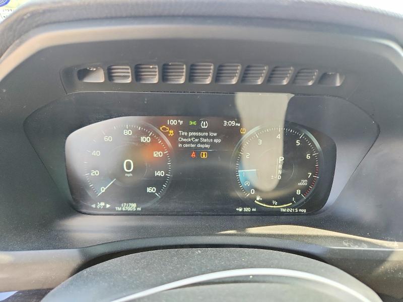 2017 Volvo Xc90 VIN YV4A22PK6H1154829 COPART salvage auction — MINOR DENT/SCRATCHES, Il - Certificate Of Title (P), sold $5,700 on 2026-10-07 (photo 9)