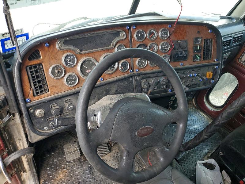 2001 Peterbilt 379 VIN 1XP5DU9X11D546705 COPART salvage auction — BURN, TX - SALVAGE VEHICLE TITLE, sold $4,600 on 2026-09-03 (photo 8)