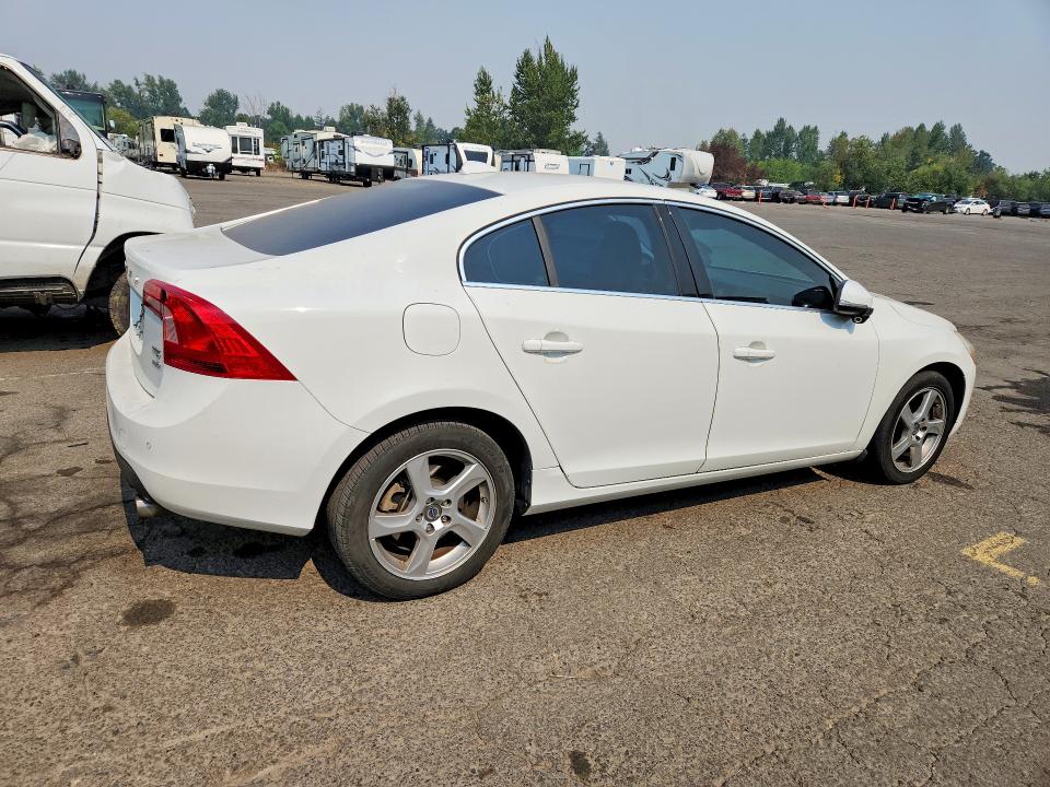 2013 Volvo S60 VIN YV1612FH2D2204738 COPART salvage auction — MINOR DENT/SCRATCHES, Or - Cert Of Title-Reconstructed, sold $125 on 2026-08-17 (photo 3)