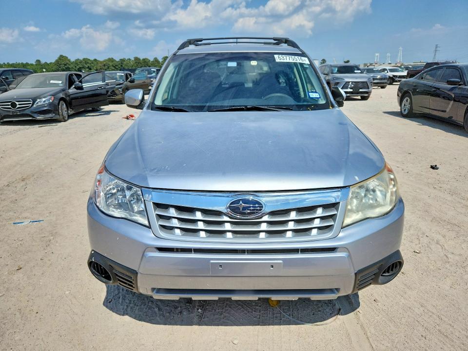 2013 Subaru Forester VIN JF2SHADC7DH411108 COPART salvage auction — MINOR DENT/SCRATCHES, Salvage Title, sold $1,050 on 2026-09-06 (photo 5)