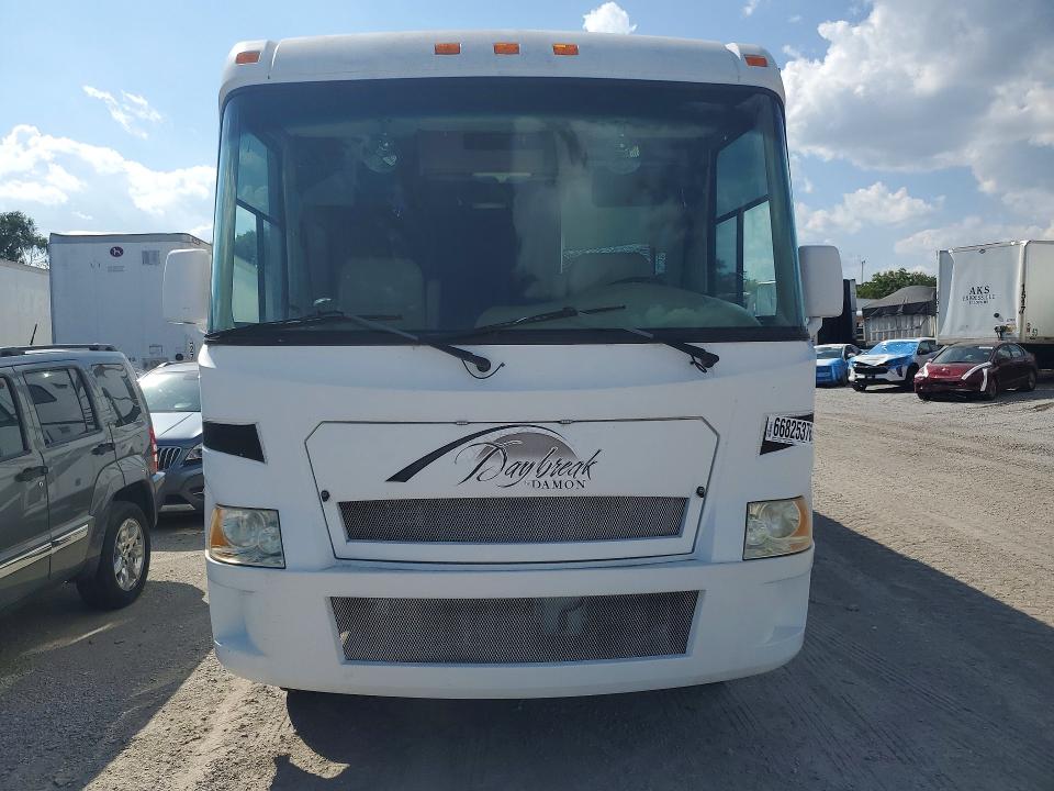2011 Damon Day break VIN 1F66F5DY8B0A01019 COPART salvage auction — NORMAL WEAR, IN - CERT OF TITLE-SALVAGE TITLE (P), sold $2,600 on 2026-09-10 (photo 5)