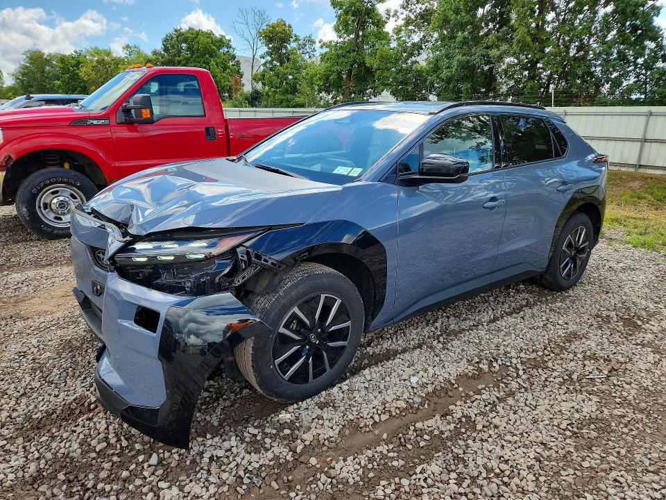 2026 Subaru Solterra VIN JTMBEAGC6TJ000924 — COPART salvage auction photo