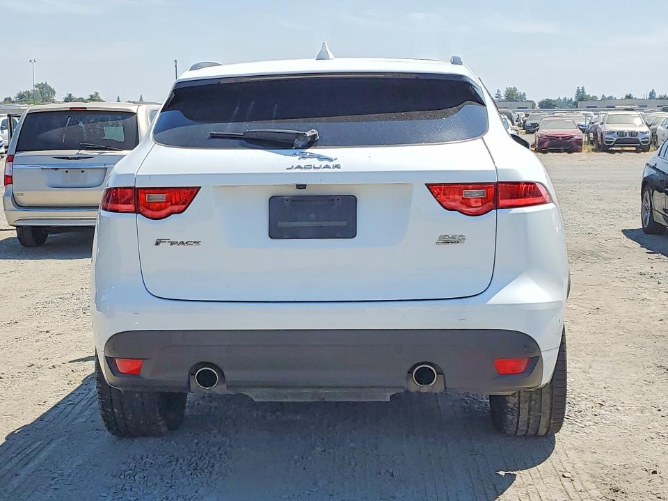2017 Jaguar F-pace VIN SADCL2BV7HA057511 COPART salvage auction — INTERIOR BURN, CA - NON-REPAIRABLE VEHICLE CERT, sold $1,700 on 2026-10-01 (photo 6)