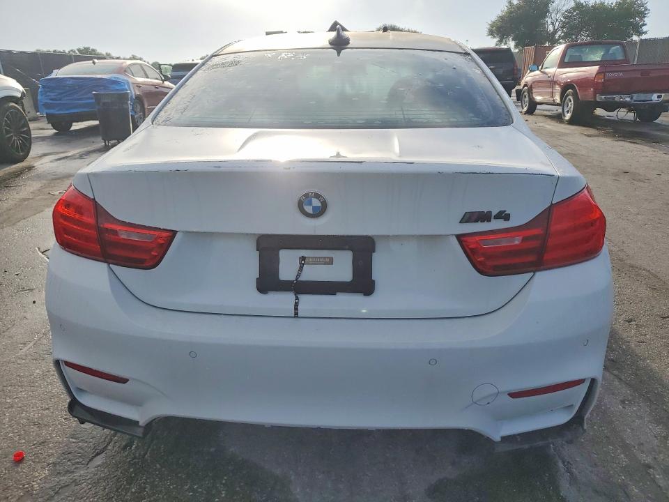2015 BMW M4 VIN WBS3R9C57FK330383 COPART salvage auction — MINOR DENT/SCRATCHES, Fl - Certificate Of Title, sold $12,200 on 2026-08-24 (photo 6)
