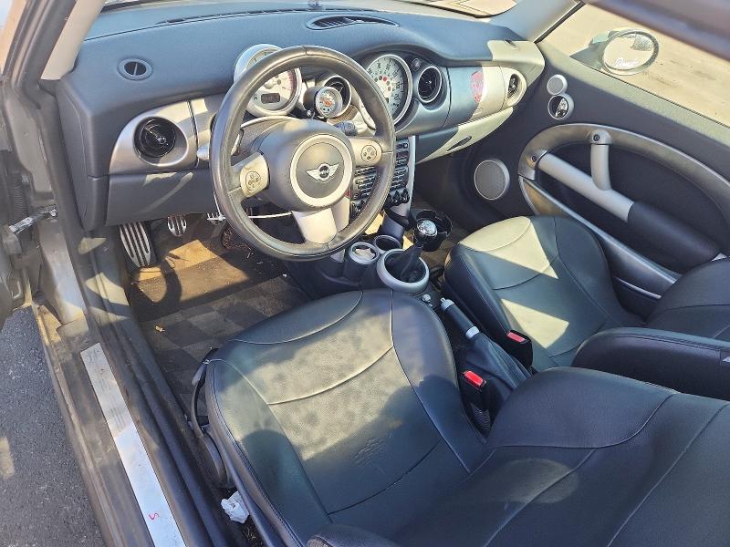 2004 Mini Cooper VIN WMWRE33494TD85071 COPART salvage auction — MECHANICAL, WA - VEHICLE CERT OF OWNERSHIP-TITL, sold $175 on 2026-08-17 (photo 8)