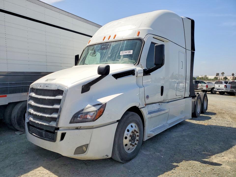 2024 Freightliner Cascadia 126 VIN 3AKJHHDR7RSUV0810 — COPART salvage auction photo