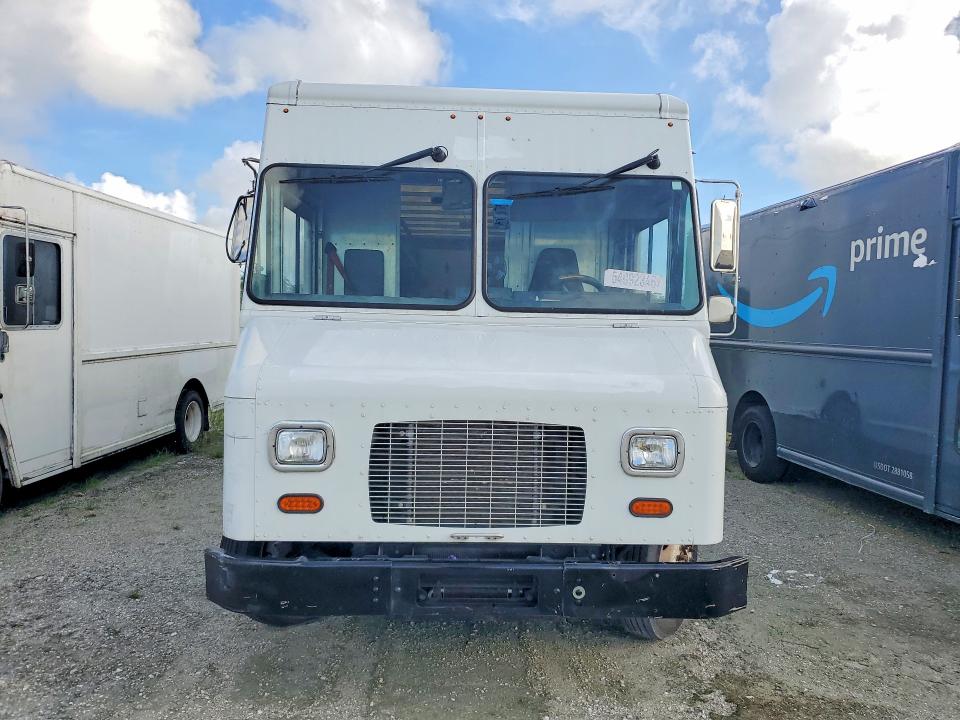 2020 Ford F59 VIN 1F66F5KN9L0A15005 COPART salvage auction — MINOR DENT/SCRATCHES, FL - CERTIFICATE OF TITLE, sold $28,250 on 2026-09-08 (photo 5)