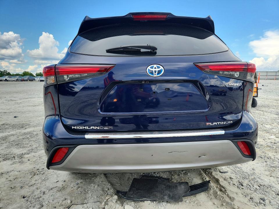 2024 Toyota Highlander VIN 5TDEBRCHXRS633492 COPART salvage auction — MINOR DENT/SCRATCHES, Mi - Certificate Of Title, sold $34,000 on 2026-08-26 (photo 6)