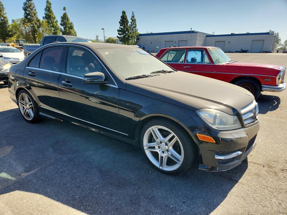 2013 Mercedes-benz VIN WDDGF4HB3DR257896 COPART salvage auction — MINOR DENT/SCRATCHES, CA - DIS/DLR/EXP ONLY CLEAN TITLE, sold $750 on 2026-08-13 (photo 4)