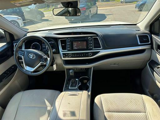 2018 Toyota Highlander VIN 5TDBZRFH3JS891836 COPART salvage auction — MINOR DENT/SCRATCHES, NH - CERTIFICATE OF TITLE (P), sold $11,300 on 2026-08-24 (photo 7)