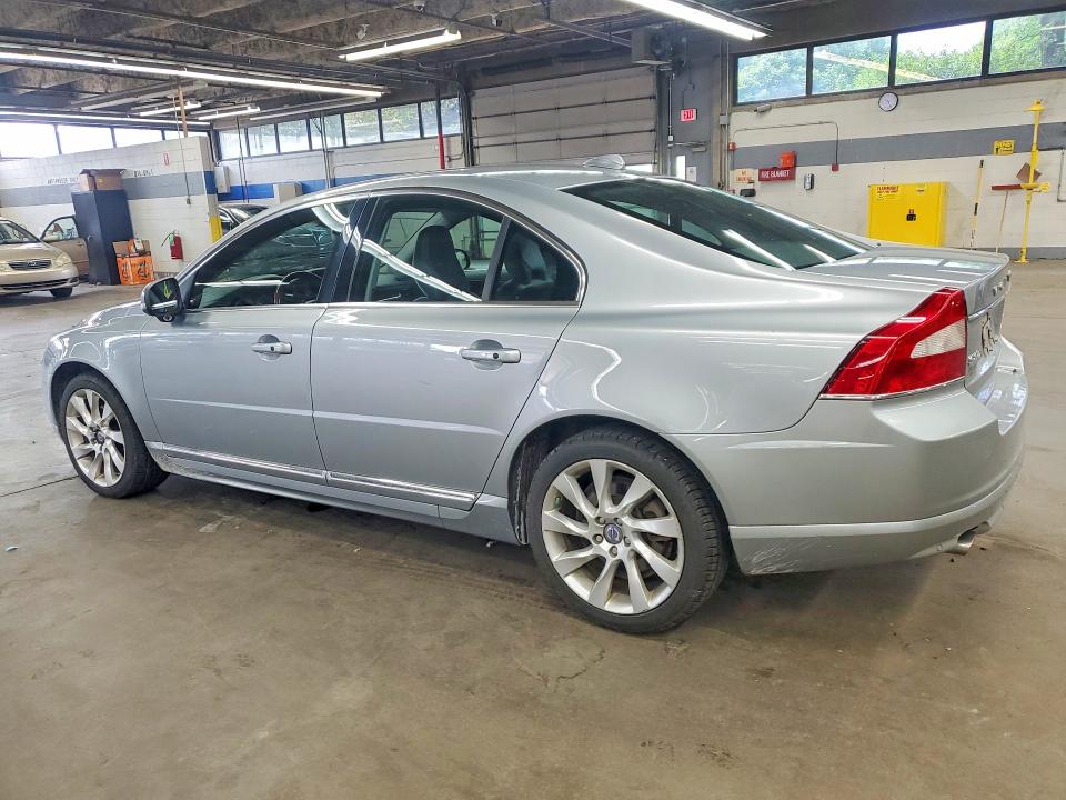 2012 Volvo S80 VIN YV1902AH0C1152960 COPART salvage auction — MECHANICAL, Il - Certificate Of Title, sold $1,150 on 2026-08-10 (photo 2)