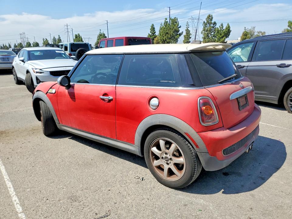 2009 Mini Cooper VIN WMWMF73569TT97366 COPART salvage auction — MINOR DENT/SCRATCHES, Ca - Dis/Dlr/Exp Only Clean Title, sold $300 on 2026-08-18 (photo 2)