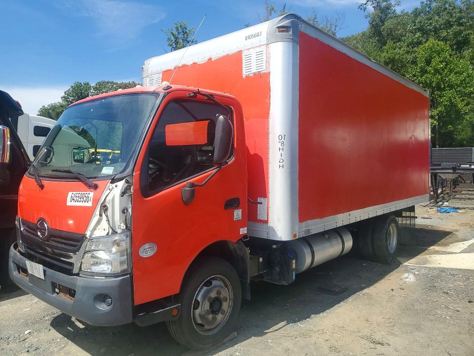 2017 Hino 195 VIN JHHSDM2H2HK005821 COPART salvage auction — MINOR DENT/SCRATCHES, MD - CERTIFICATE OF TITLE (P), sold $2,100 on 2026-09-28 (photo 1)